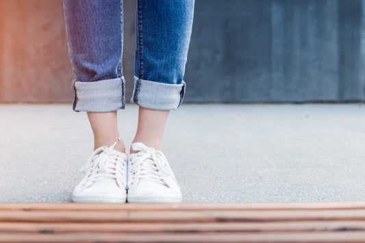 デニムをカッコよく着こなす裾の長さのトレンドは?裾の種類も紹介