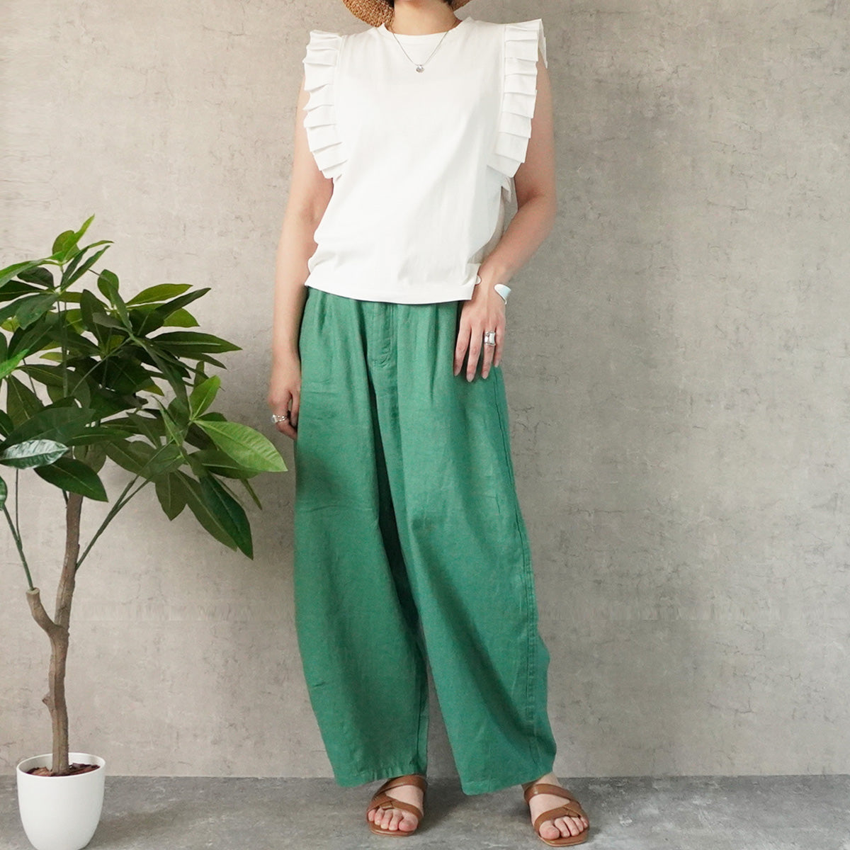 タックフリルノースリーブTシャツ