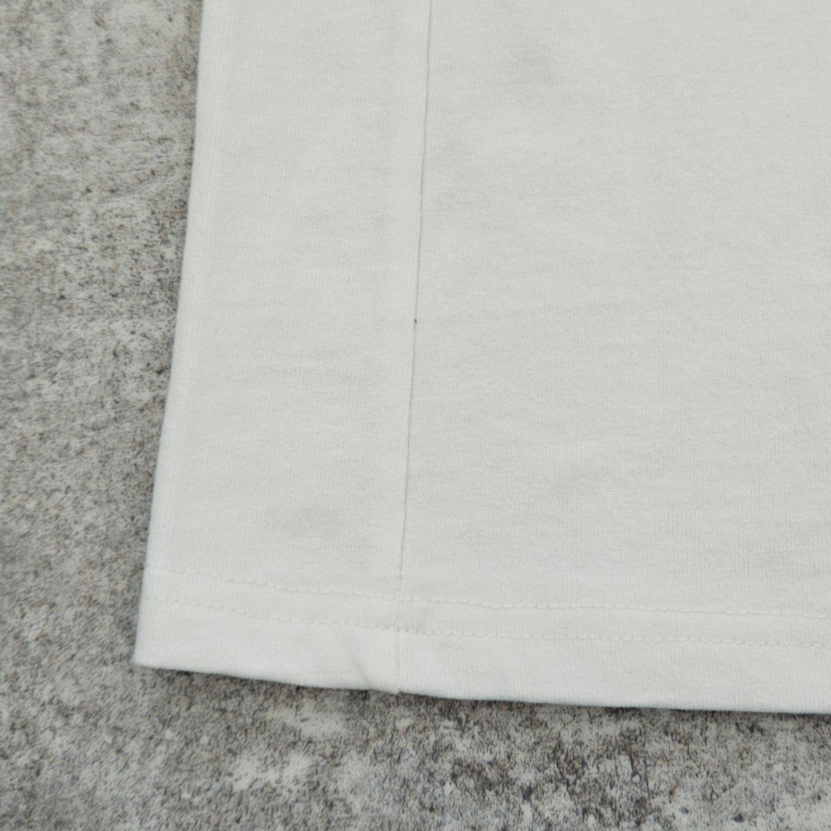 タックフリルノースリーブTシャツ