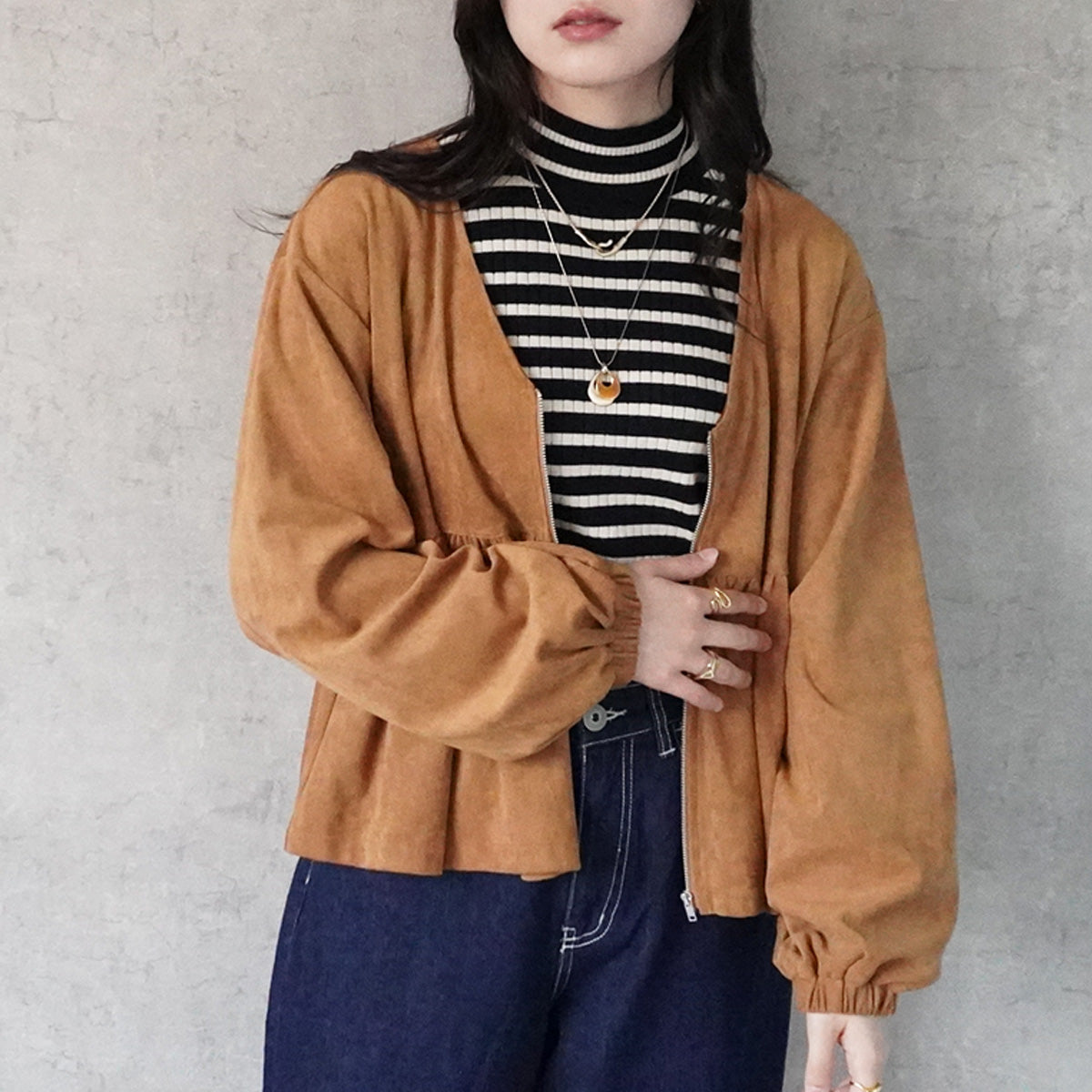 スエードペプラムブラウス