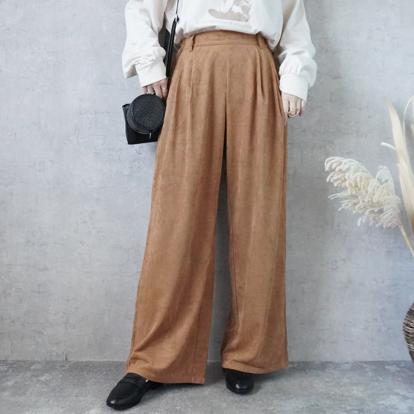 スエードタックワイドパンツ