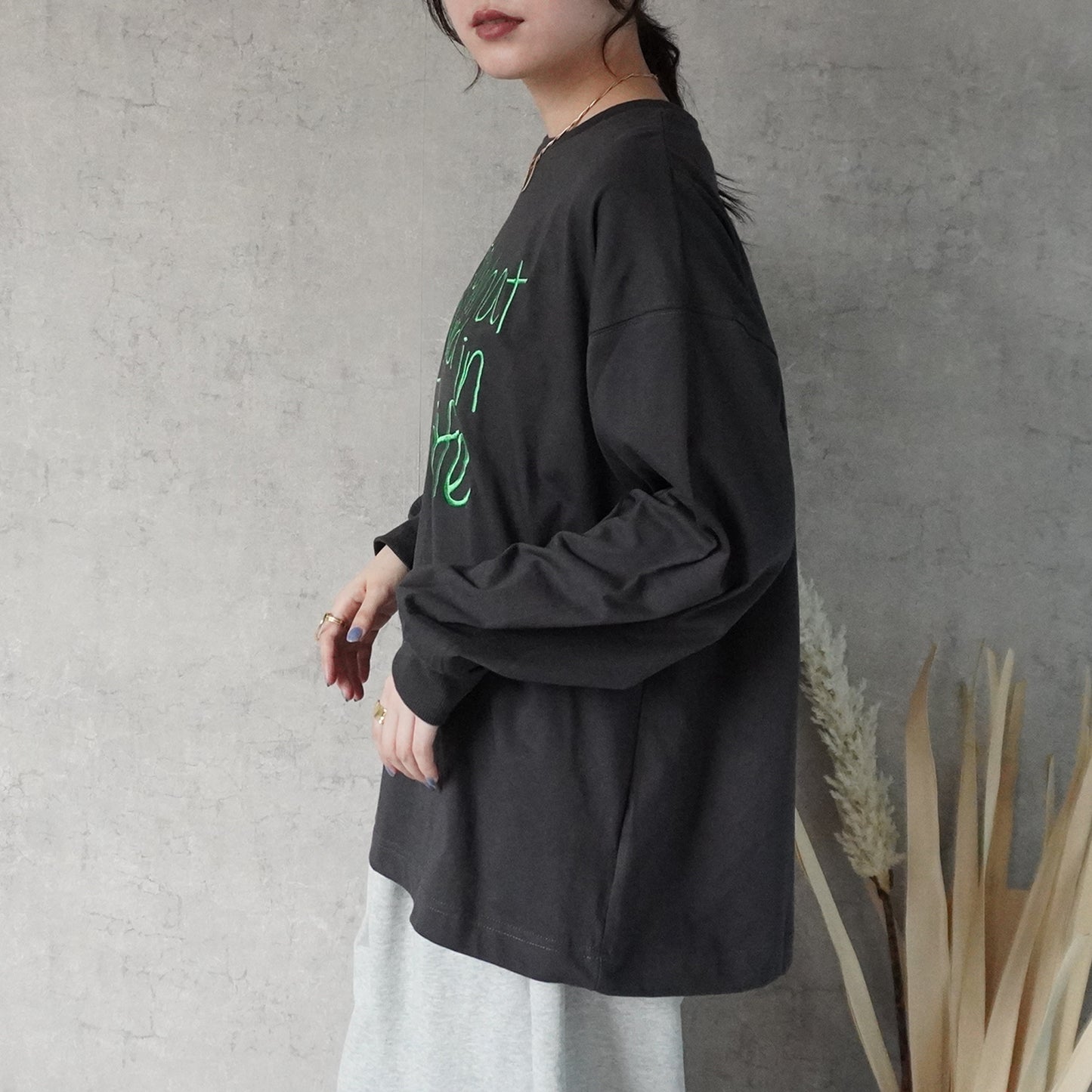 手書き風ロゴ刺繍 BIGTシャツ