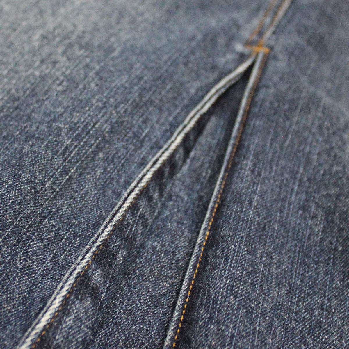 バックプリーツデニムスカート