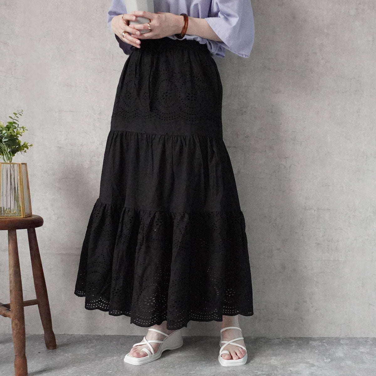 カットワークスカラップ刺繍ロングスカート