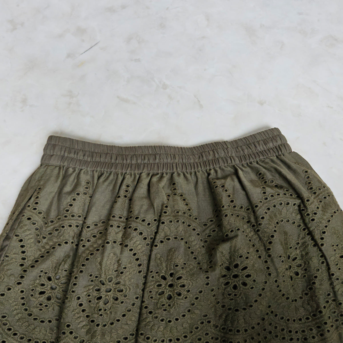 カットワークスカラップ刺繍ロングスカート