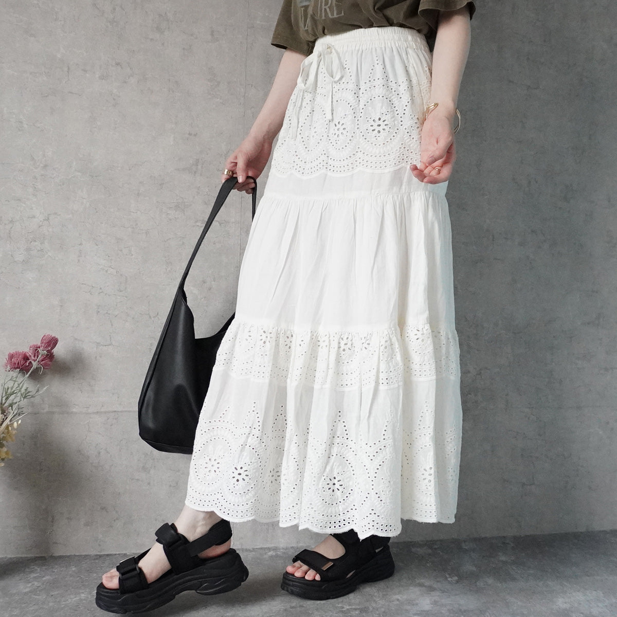 カットワークスカラップ刺繍ロングスカート