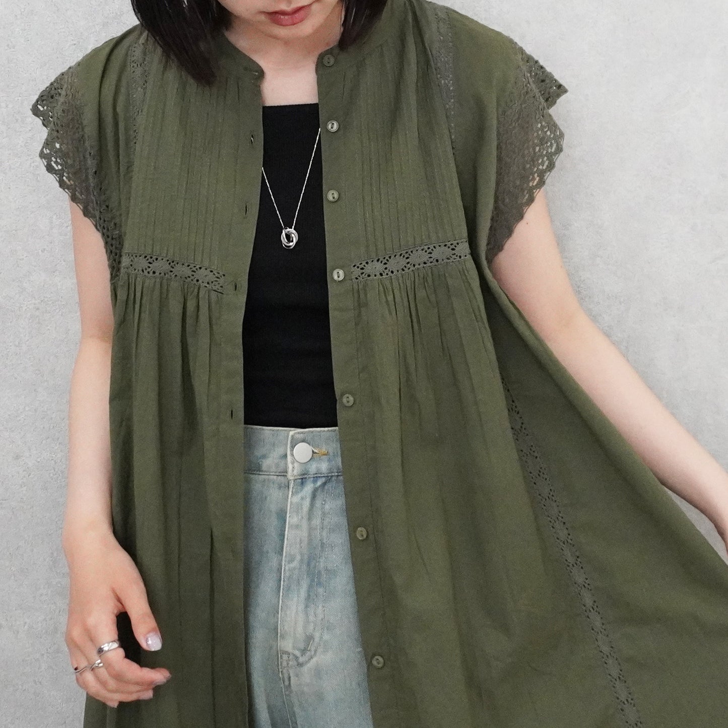 ピンタック袖レースワンピース