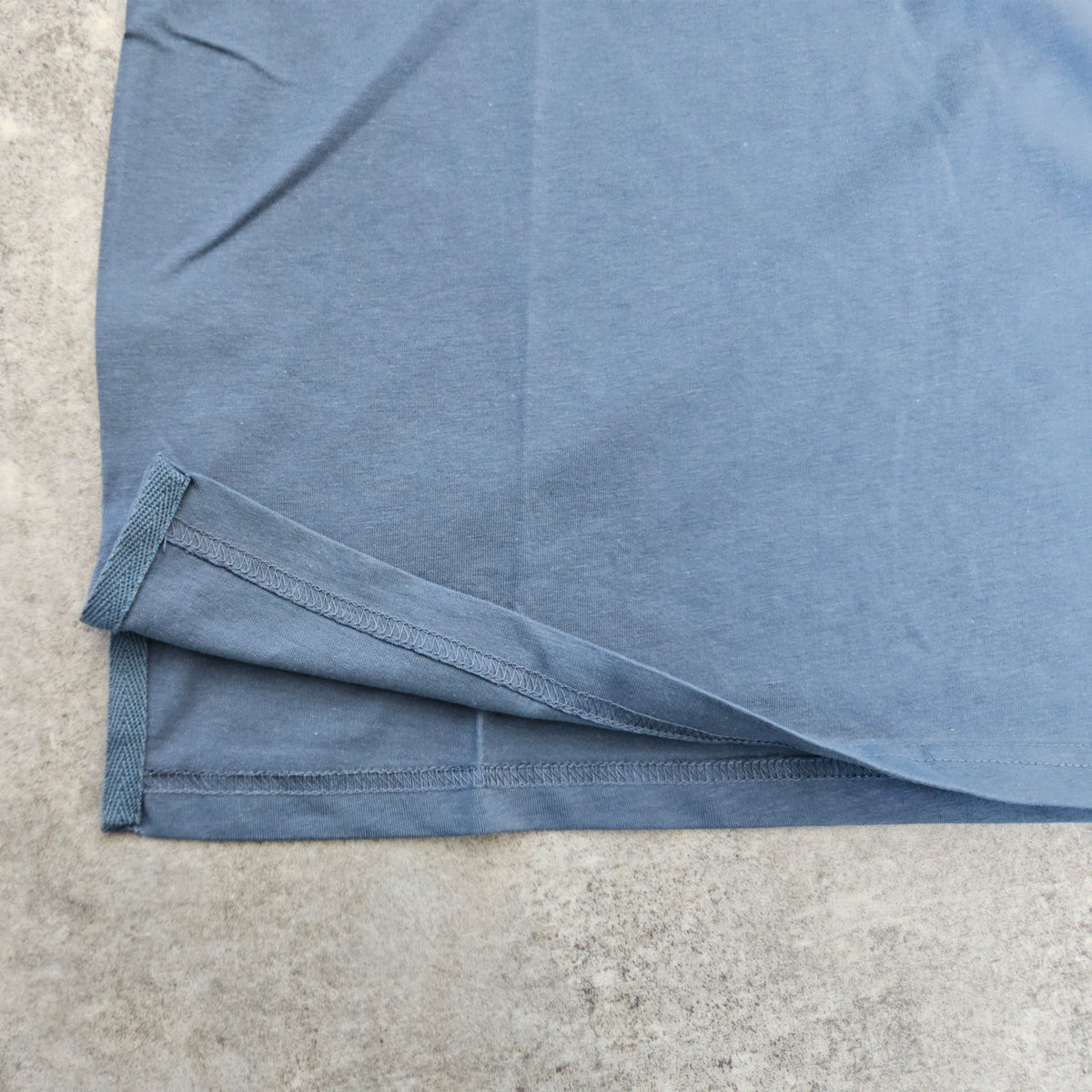 刺繍ロゴポケットTシャツ