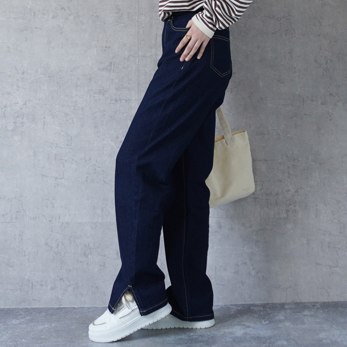 サイドスリットリサイクルデニムパンツ