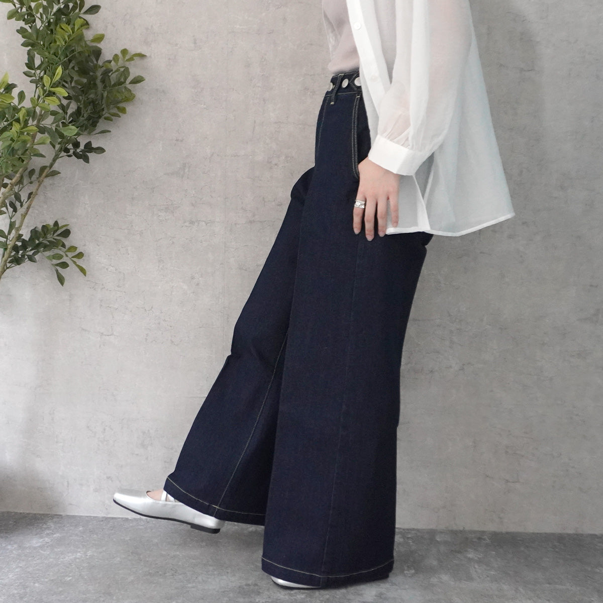リサイクルデニムセンタープレスパンツ