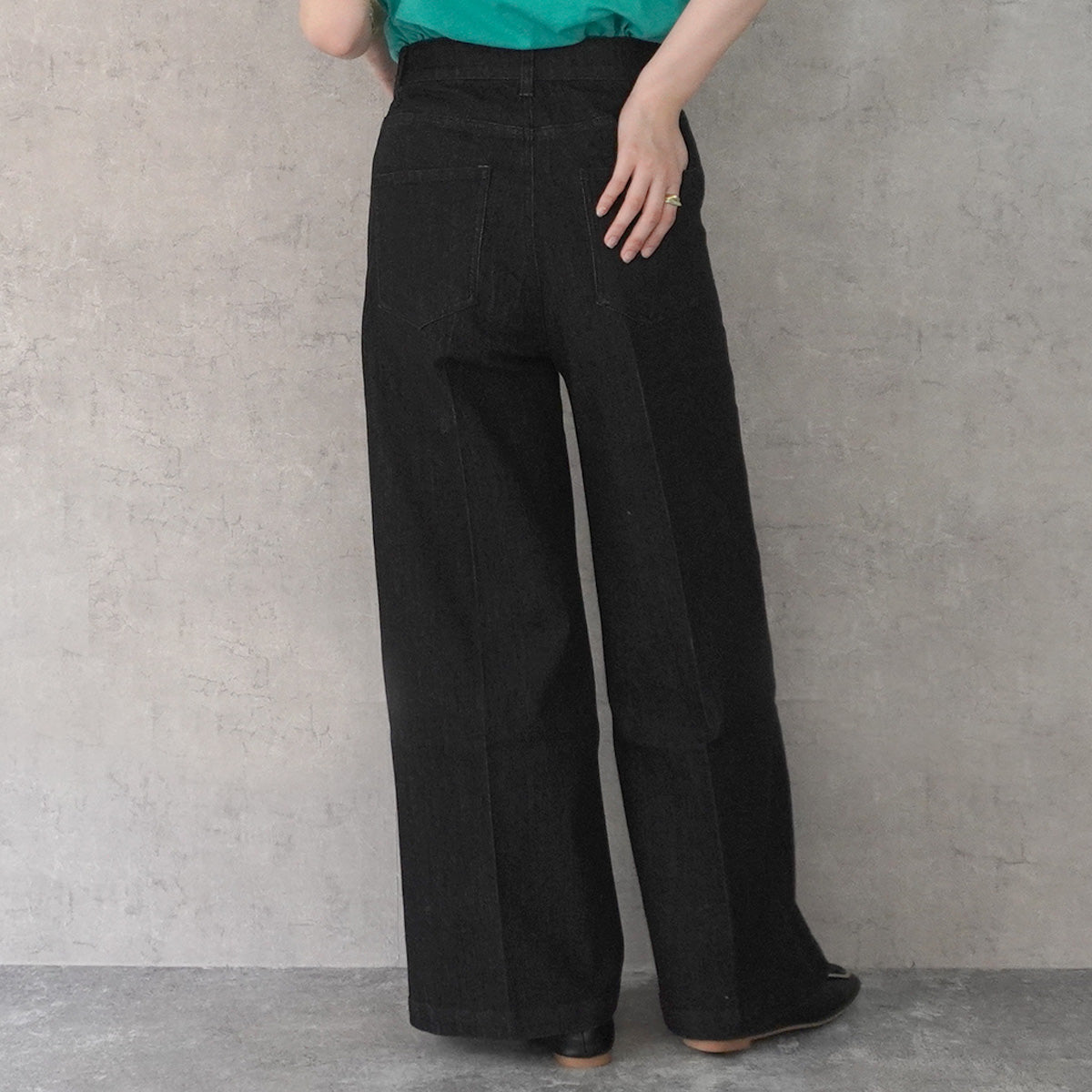 リサイクルデニムセンタープレスパンツ