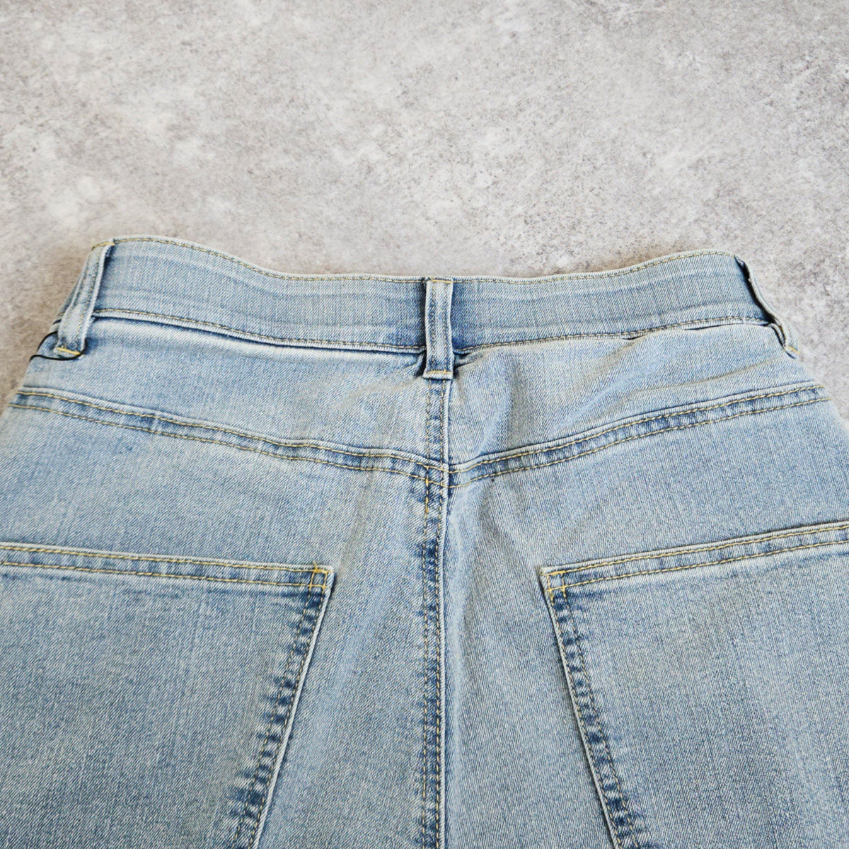 リサイクルデニムセンタープレスパンツ