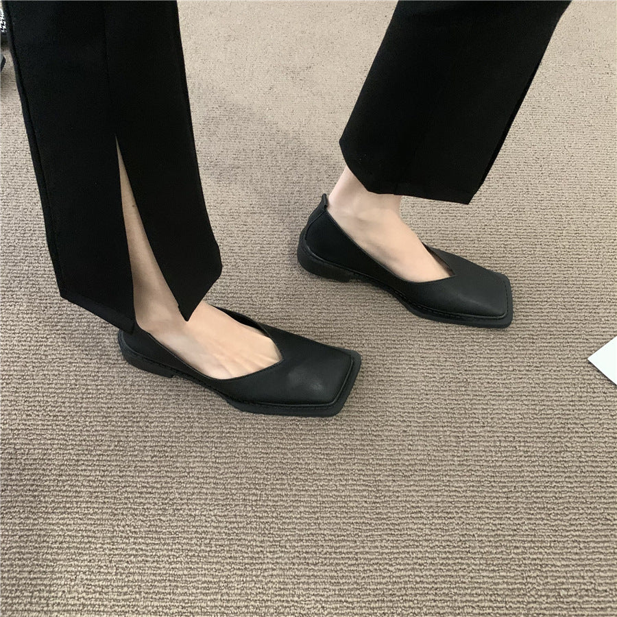 Vカットスクエアトゥパンプス