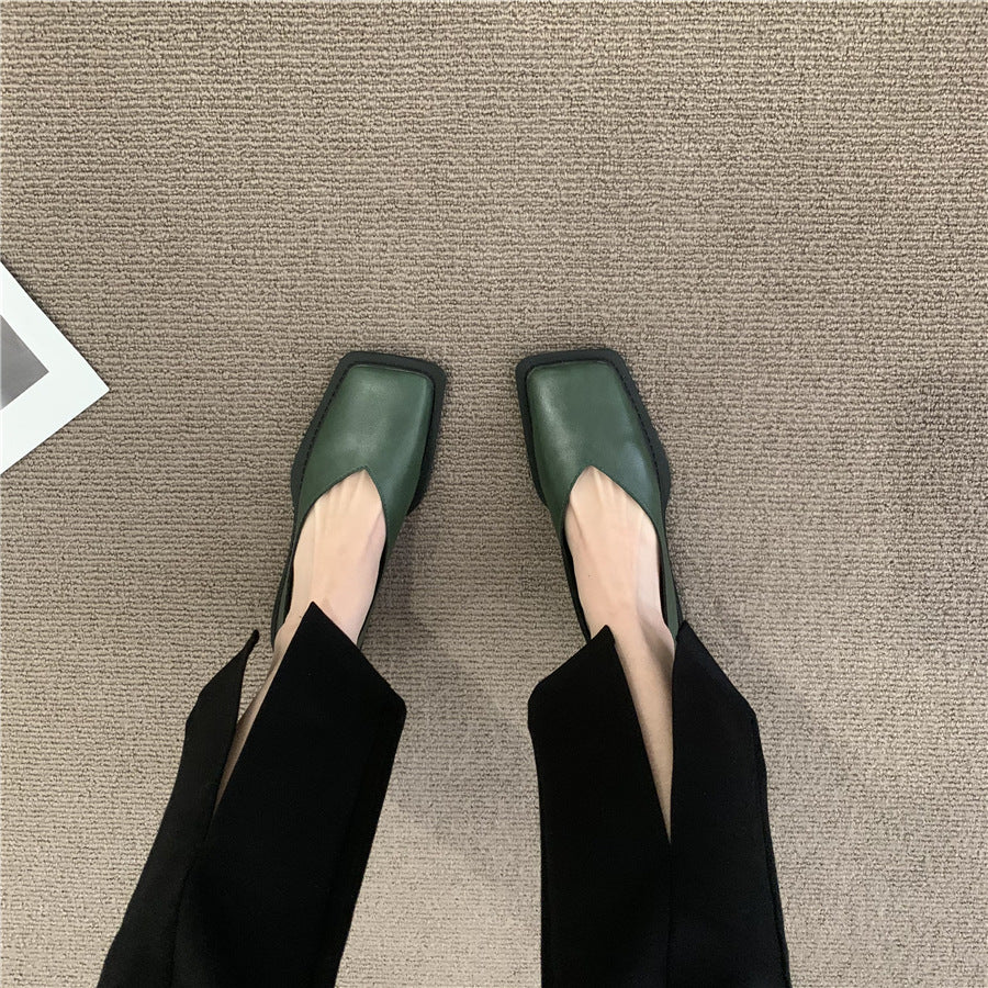 Vカットスクエアトゥパンプス