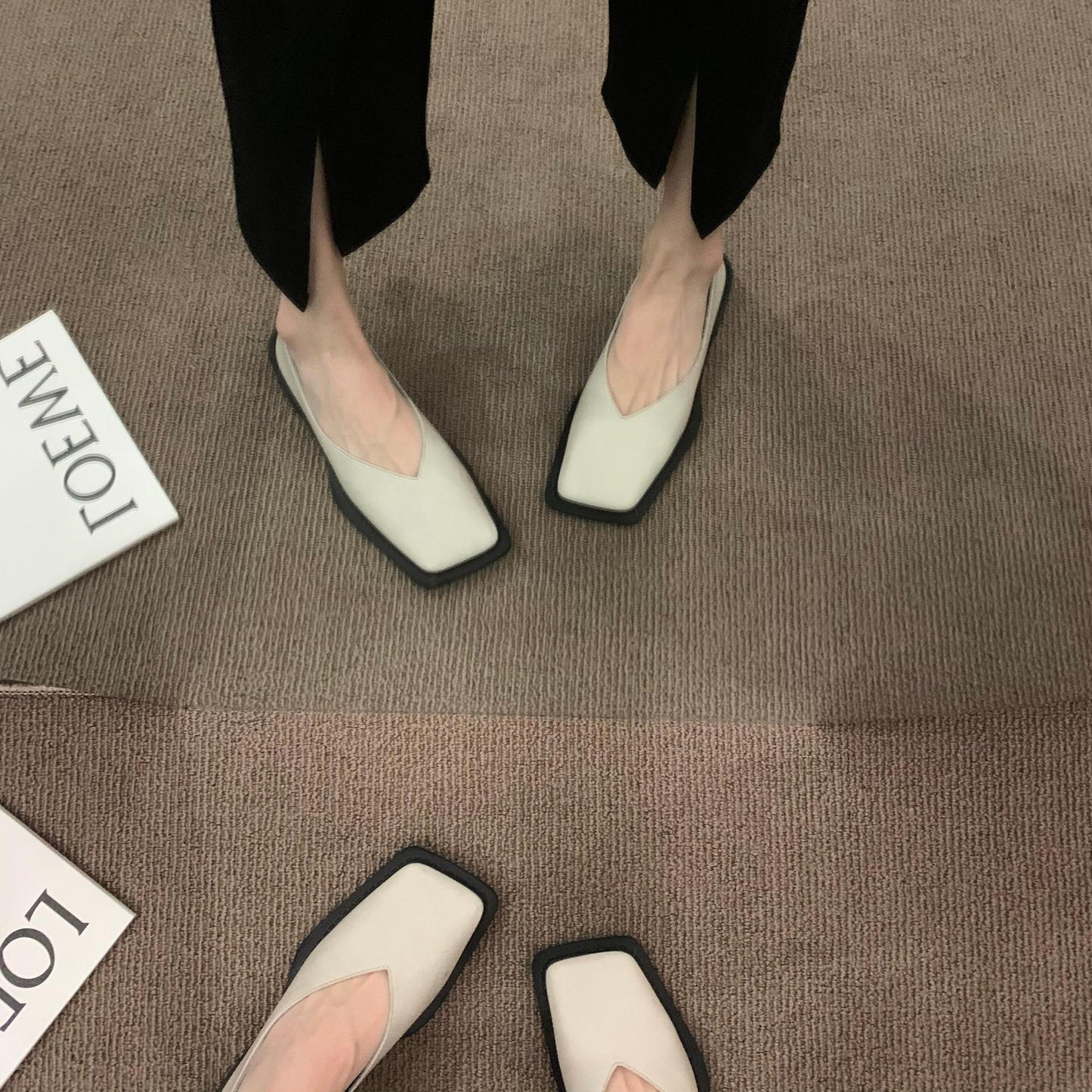 Vカットスクエアトゥパンプス