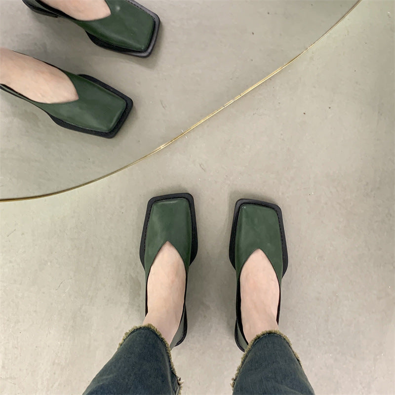 Vカットスクエアトゥパンプス