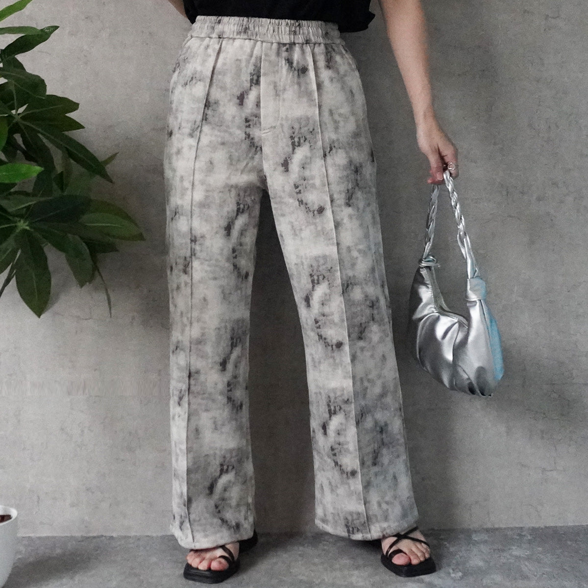 マーブル柄ワイドパンツ