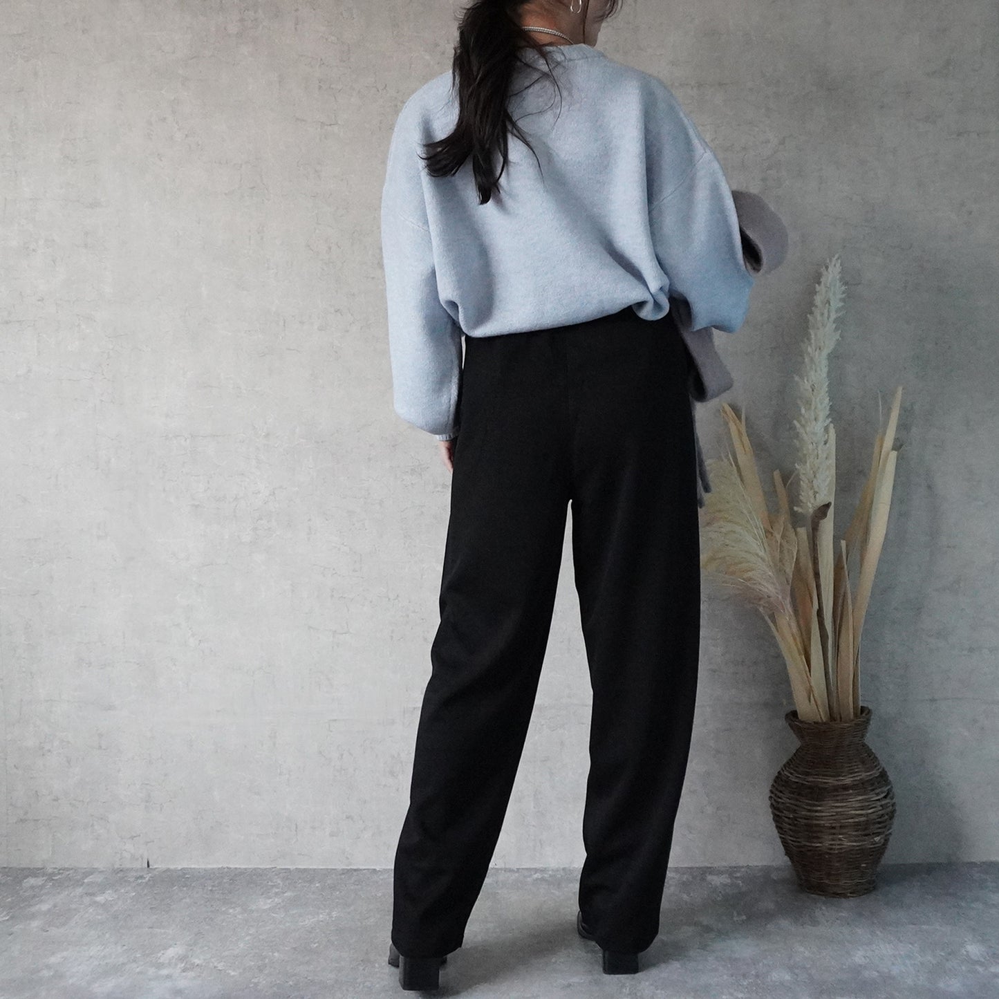 ポンチストレートワイドパンツ