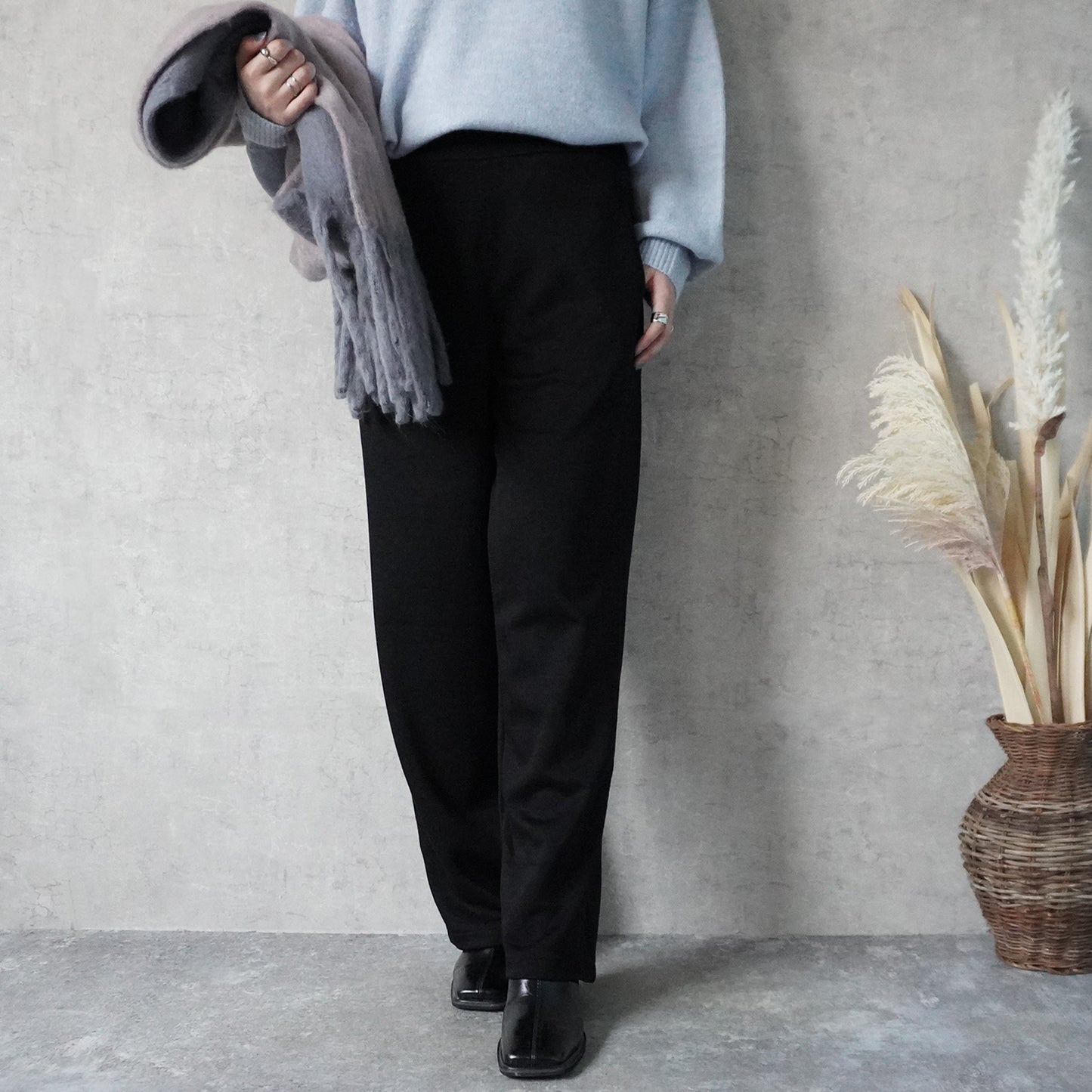 ポンチストレートワイドパンツ