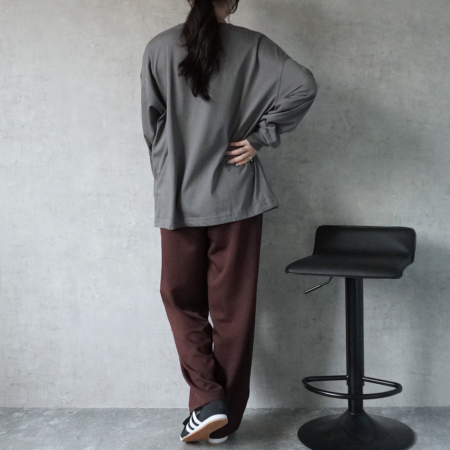 ポンチストレートワイドパンツ