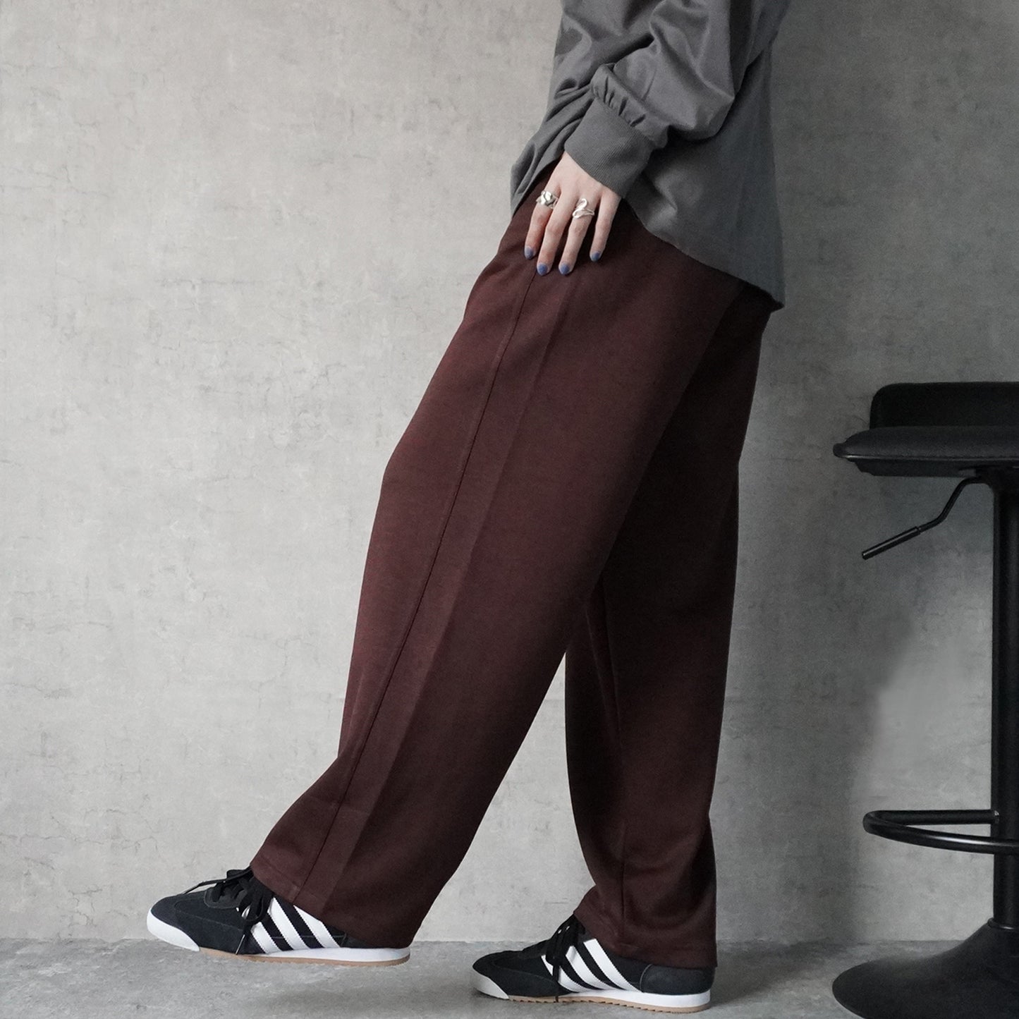 ポンチストレートワイドパンツ