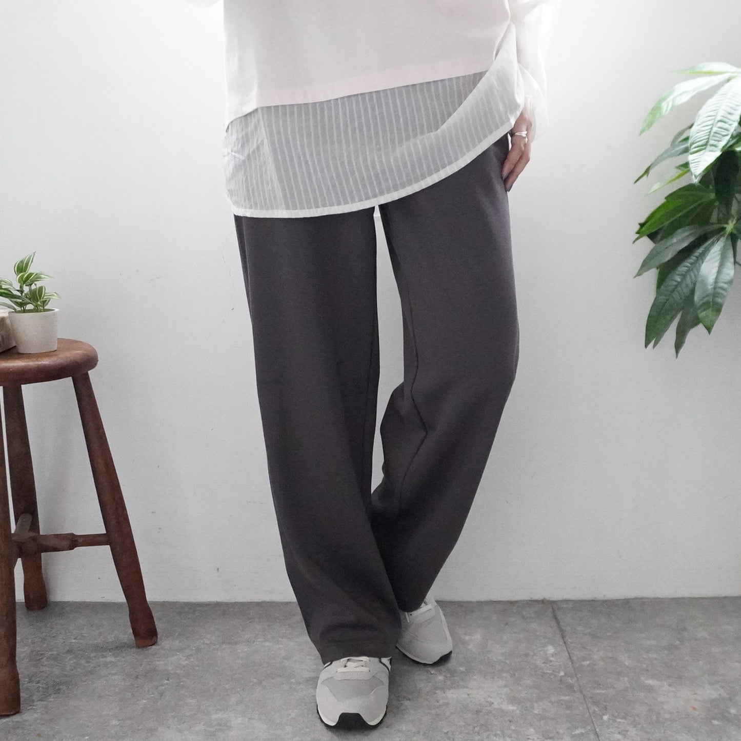 ポンチストレートワイドパンツ