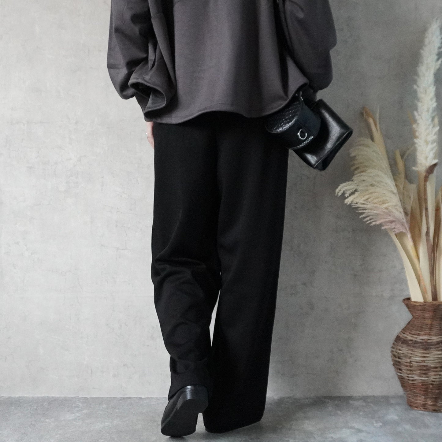ポンチツータックカーブパンツ