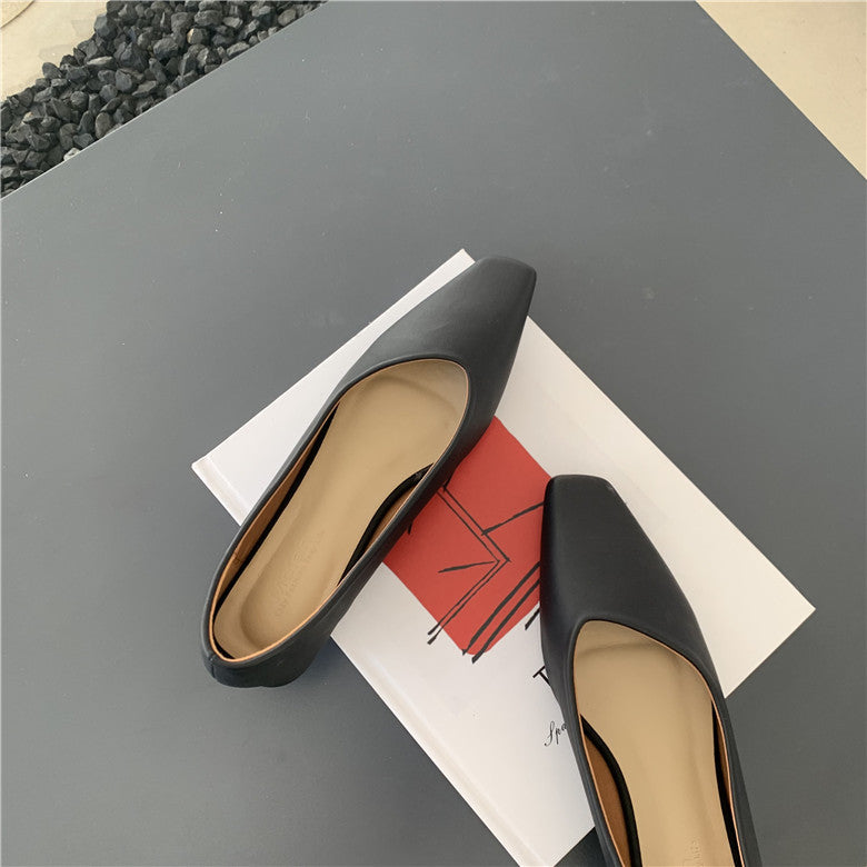 アシンメトリー カット パンプス