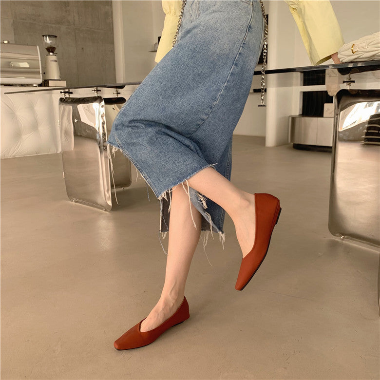 アシンメトリー カット パンプス