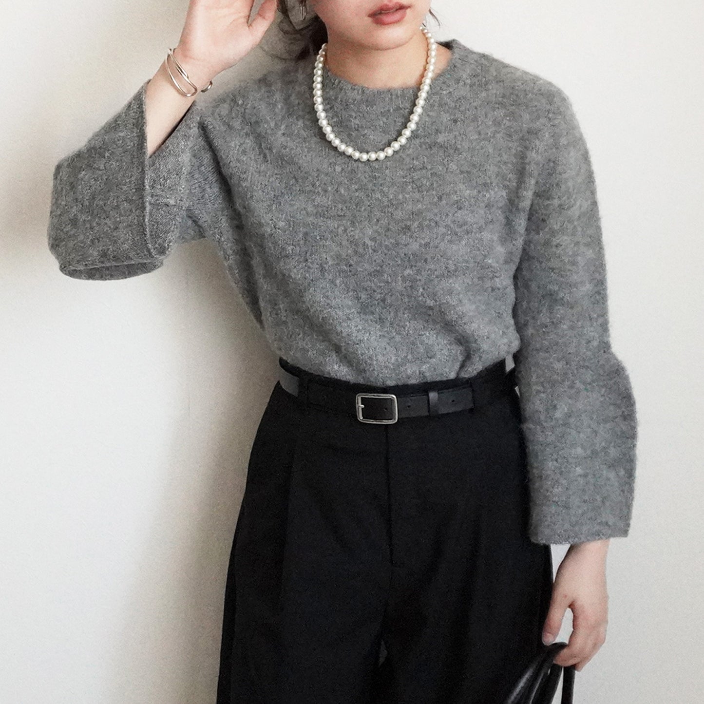 シャギーフレアスリーブニット