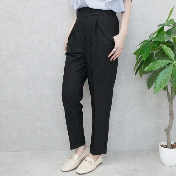 スラックステーパードパンツ