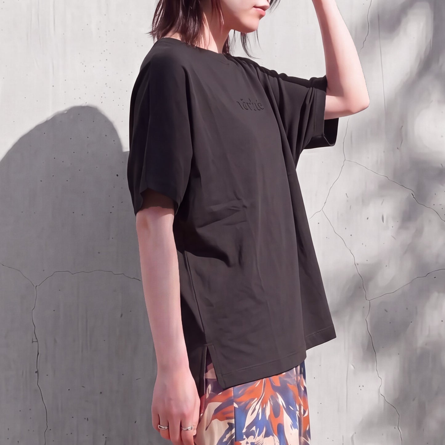 接触冷感ロゴ刺繍ドルマンスリーブTシャツ