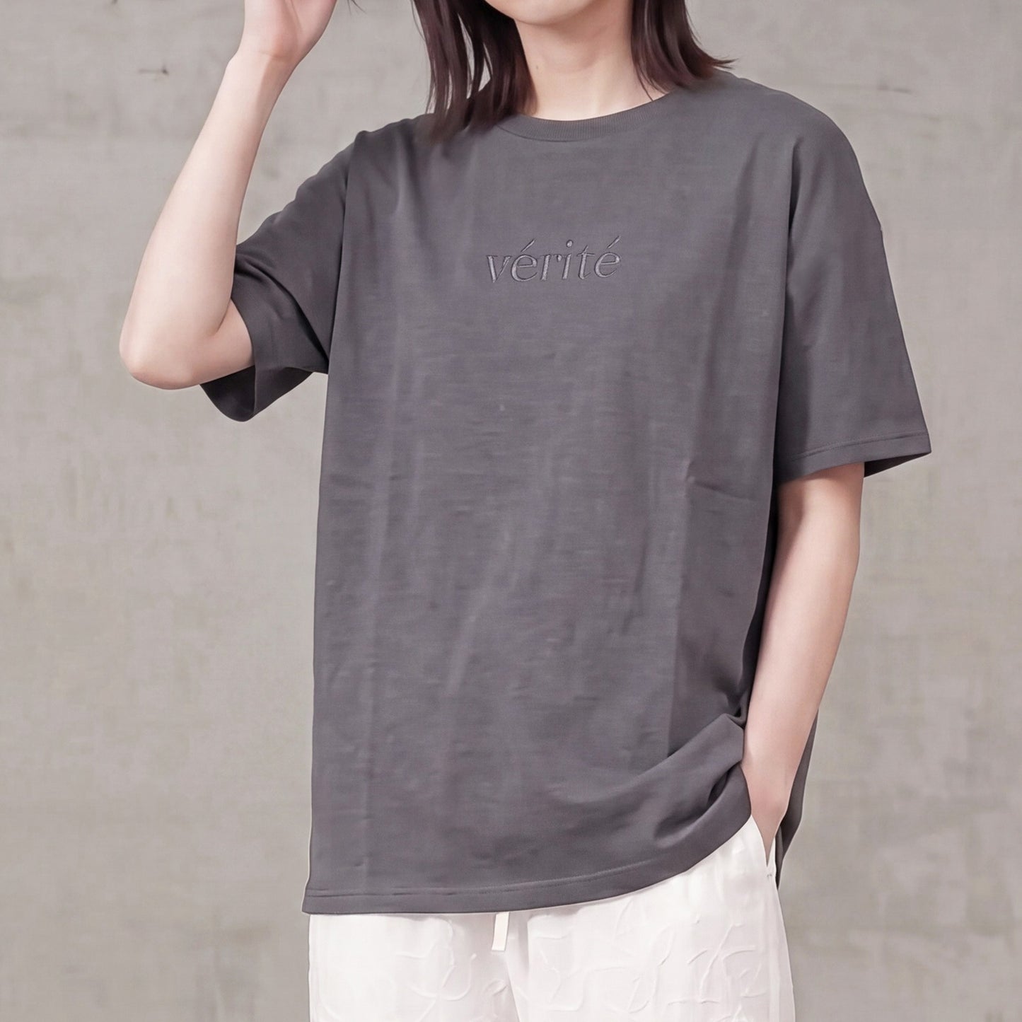 接触冷感ロゴ刺繍ドルマンスリーブTシャツ