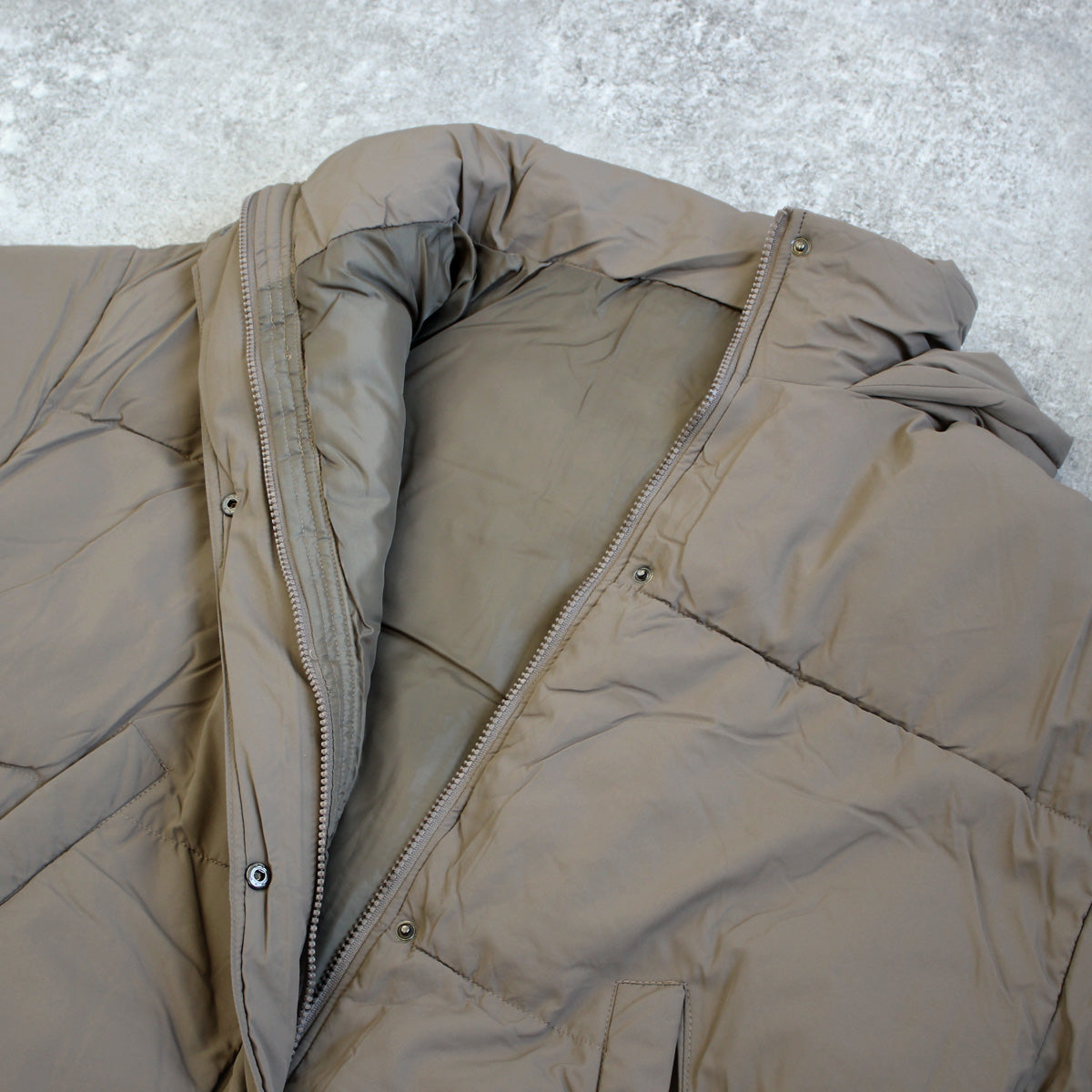 スタンドフードフェイクダウンコート