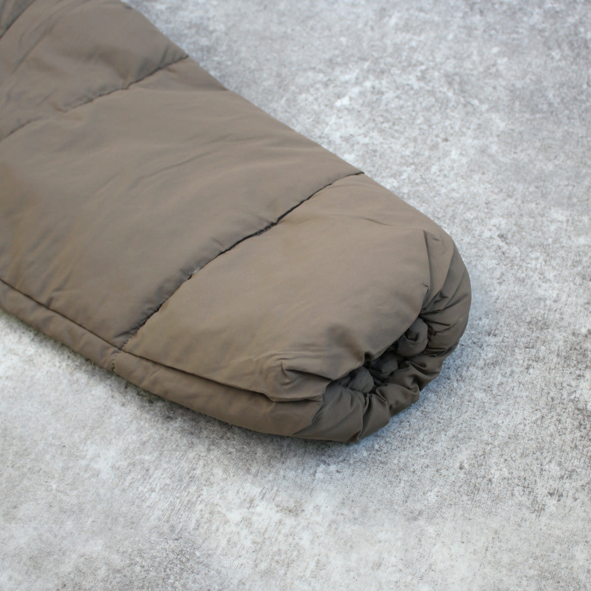 スタンドフードフェイクダウンコート