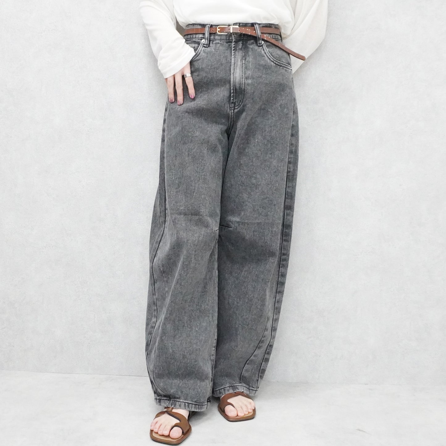 カーブラインパンツ