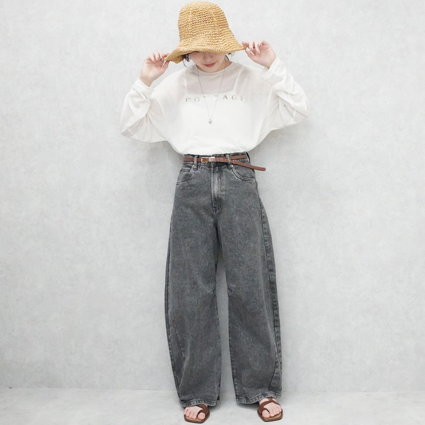 カーブラインパンツ