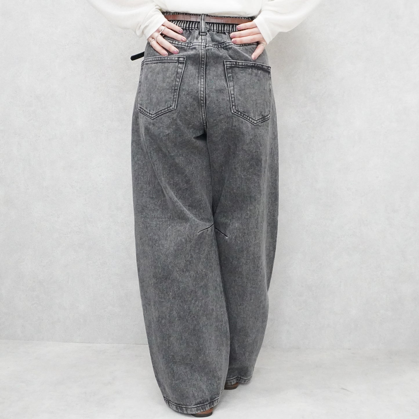 カーブラインパンツ