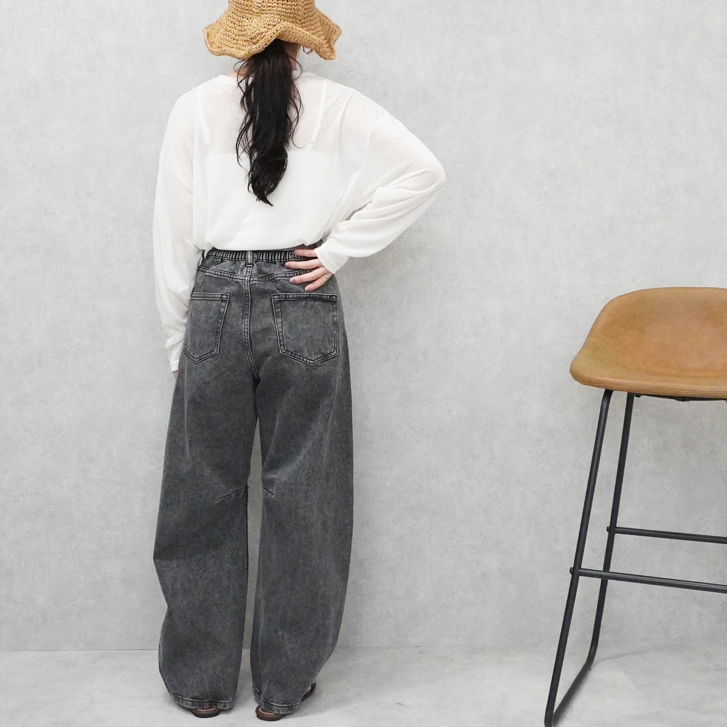 カーブラインパンツ