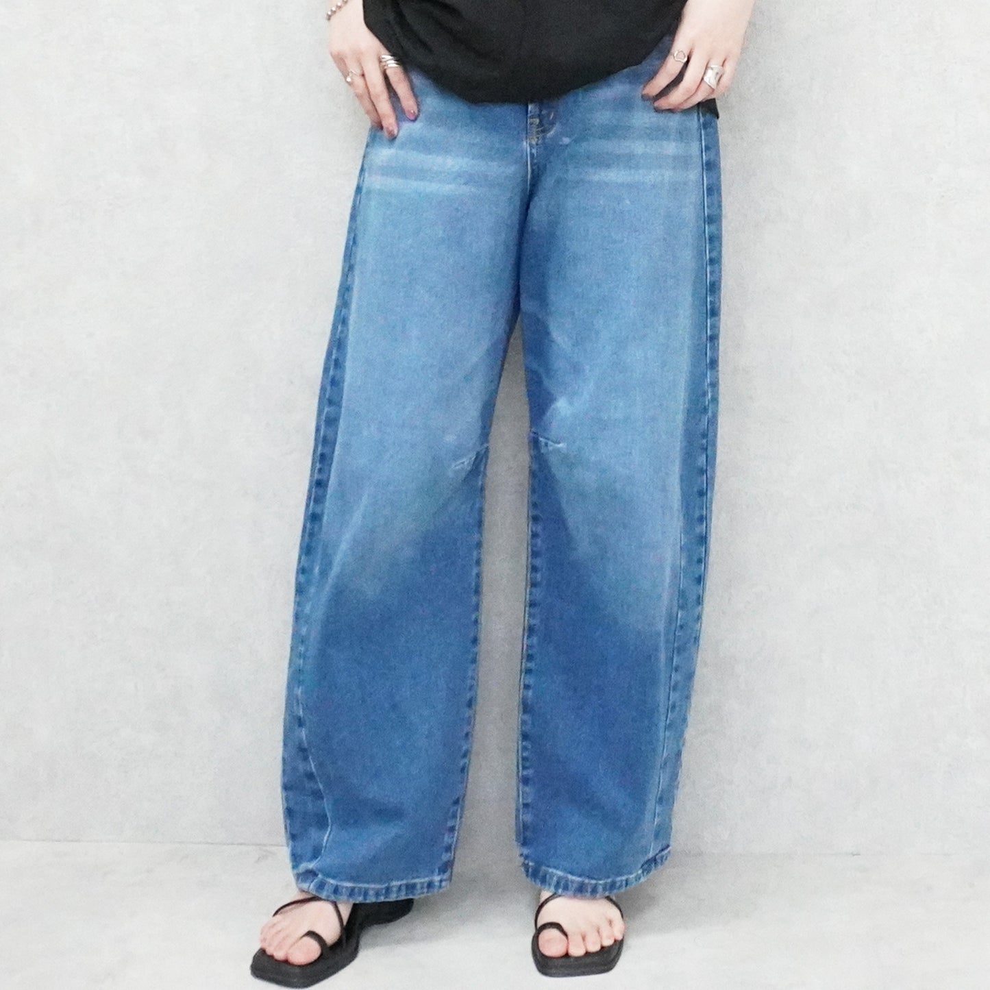 カーブラインパンツ