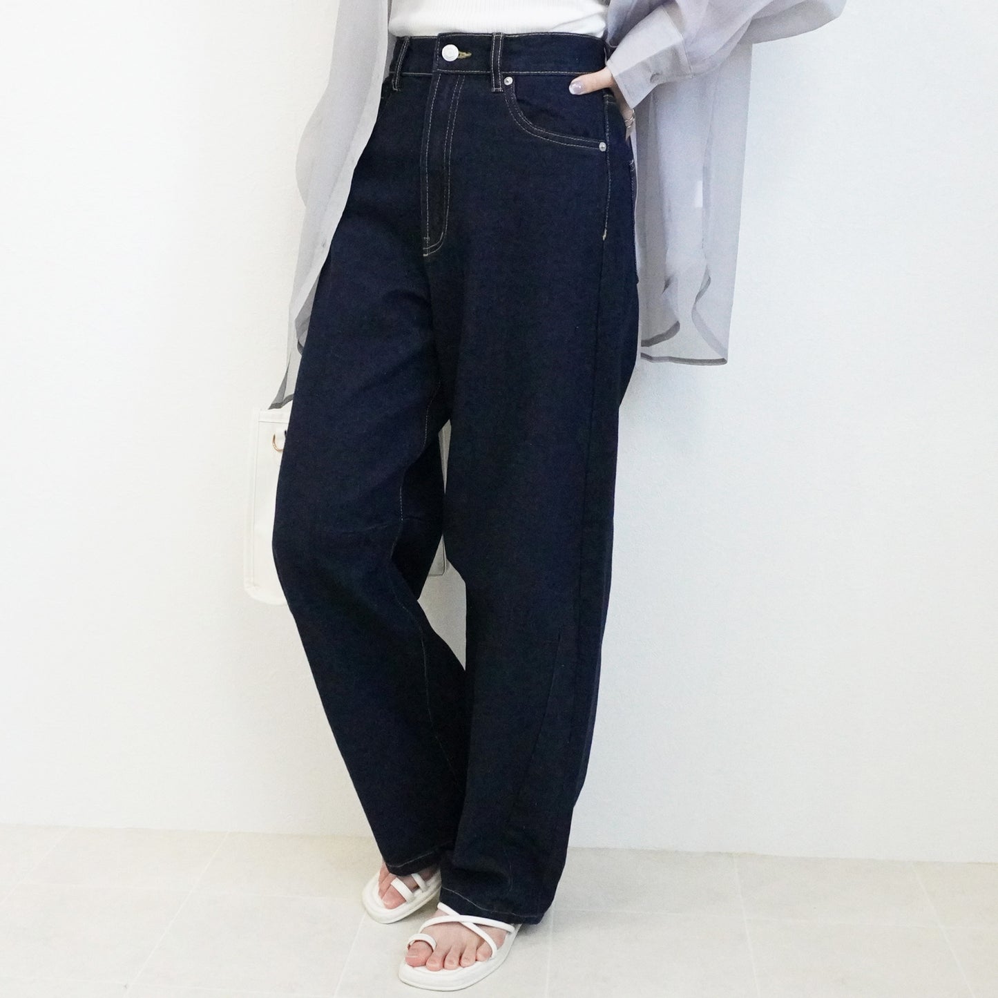 カーブラインパンツ