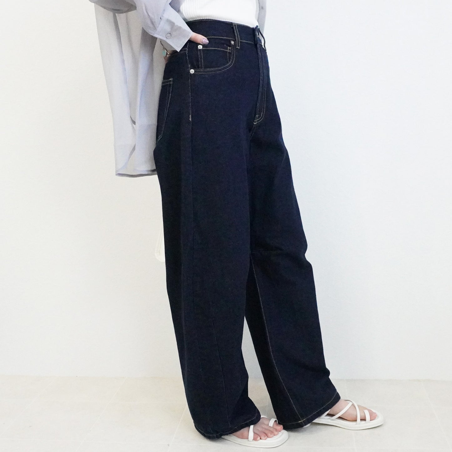 カーブラインパンツ