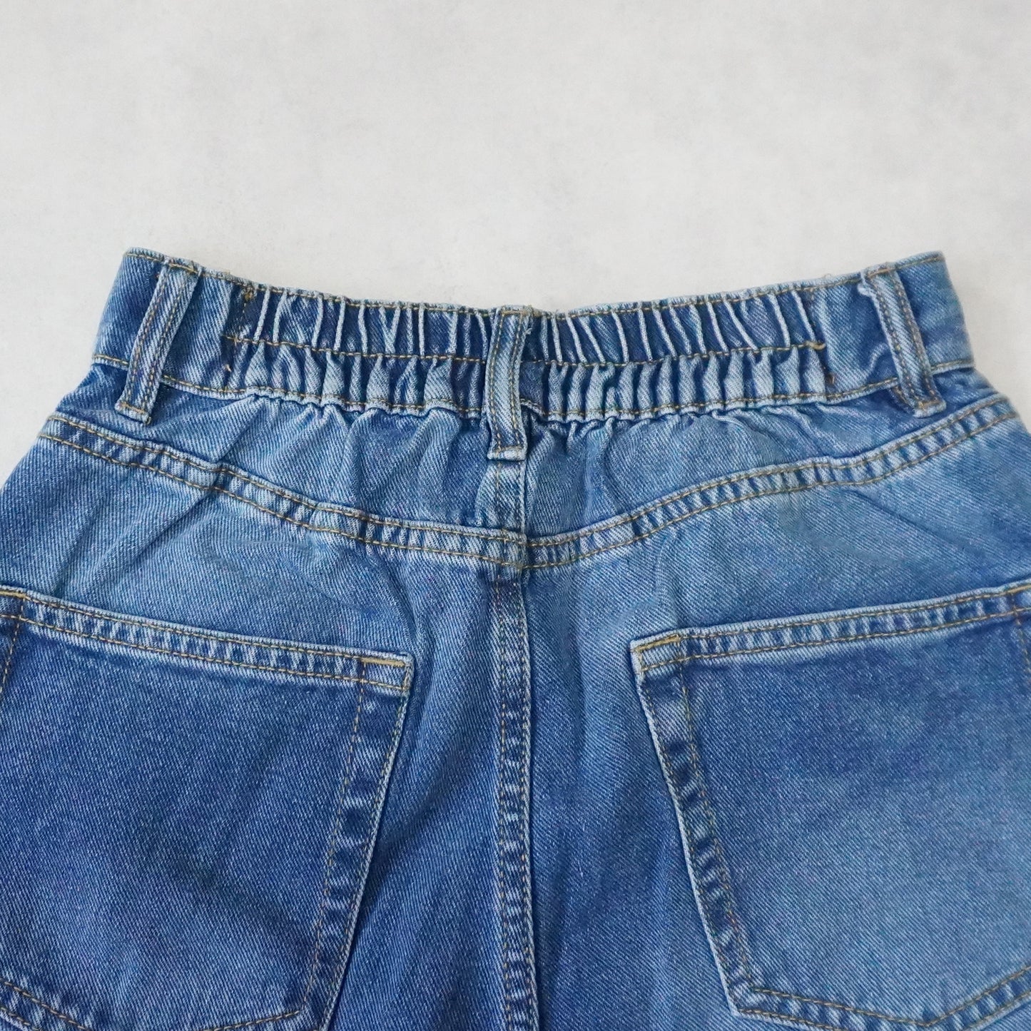 カーブラインパンツ