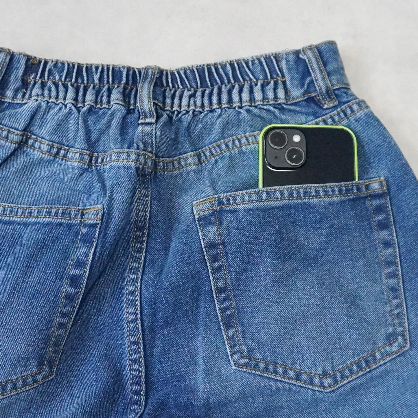 カーブラインパンツ