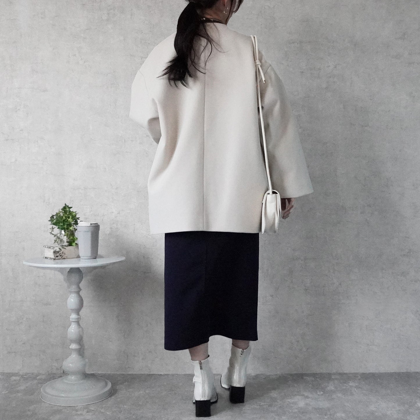 ノーカラーミドルコート