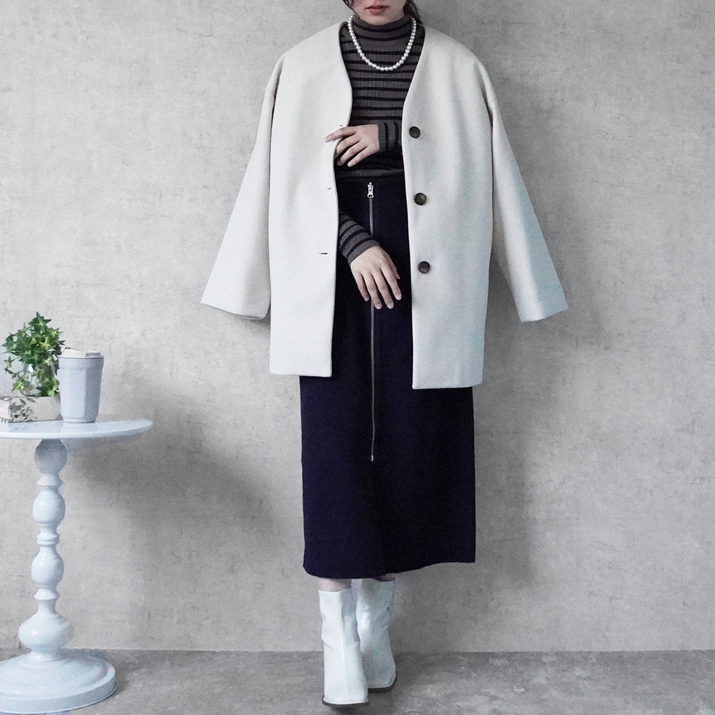 ノーカラーミドルコート