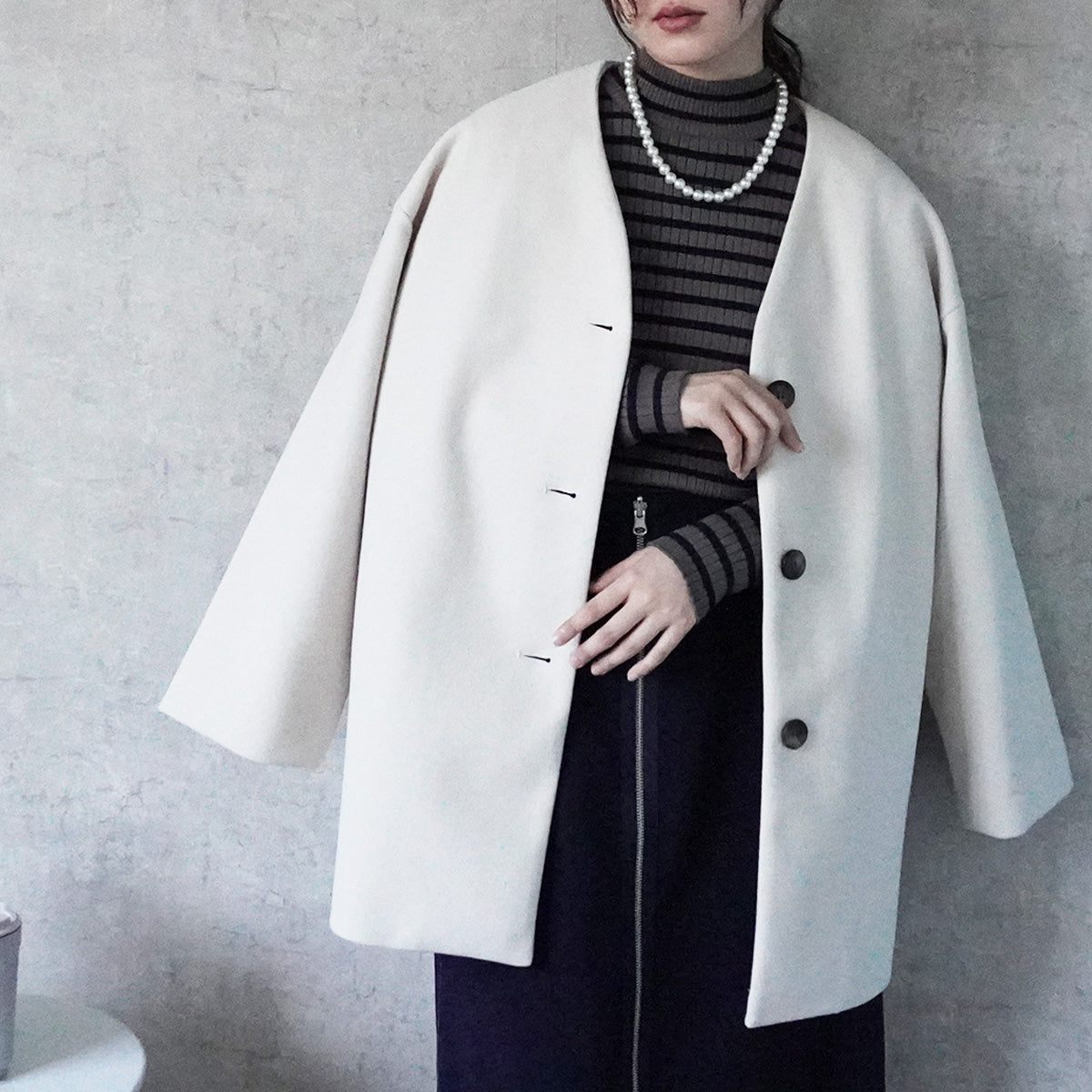 ノーカラーミドルコート