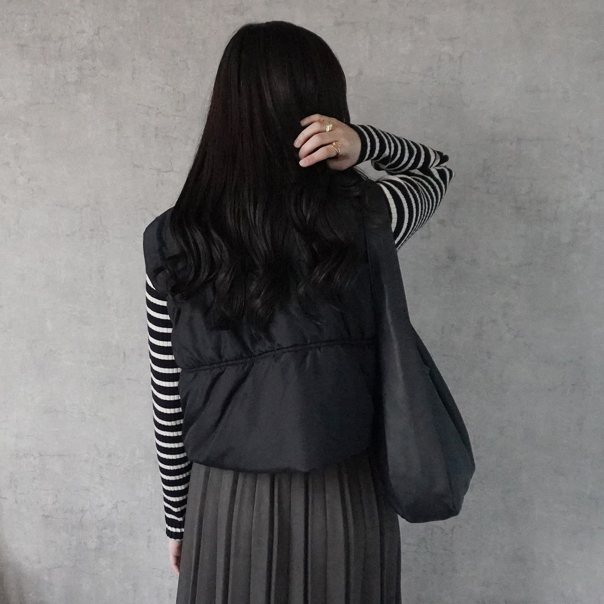 裾ドロストショート中綿ベスト