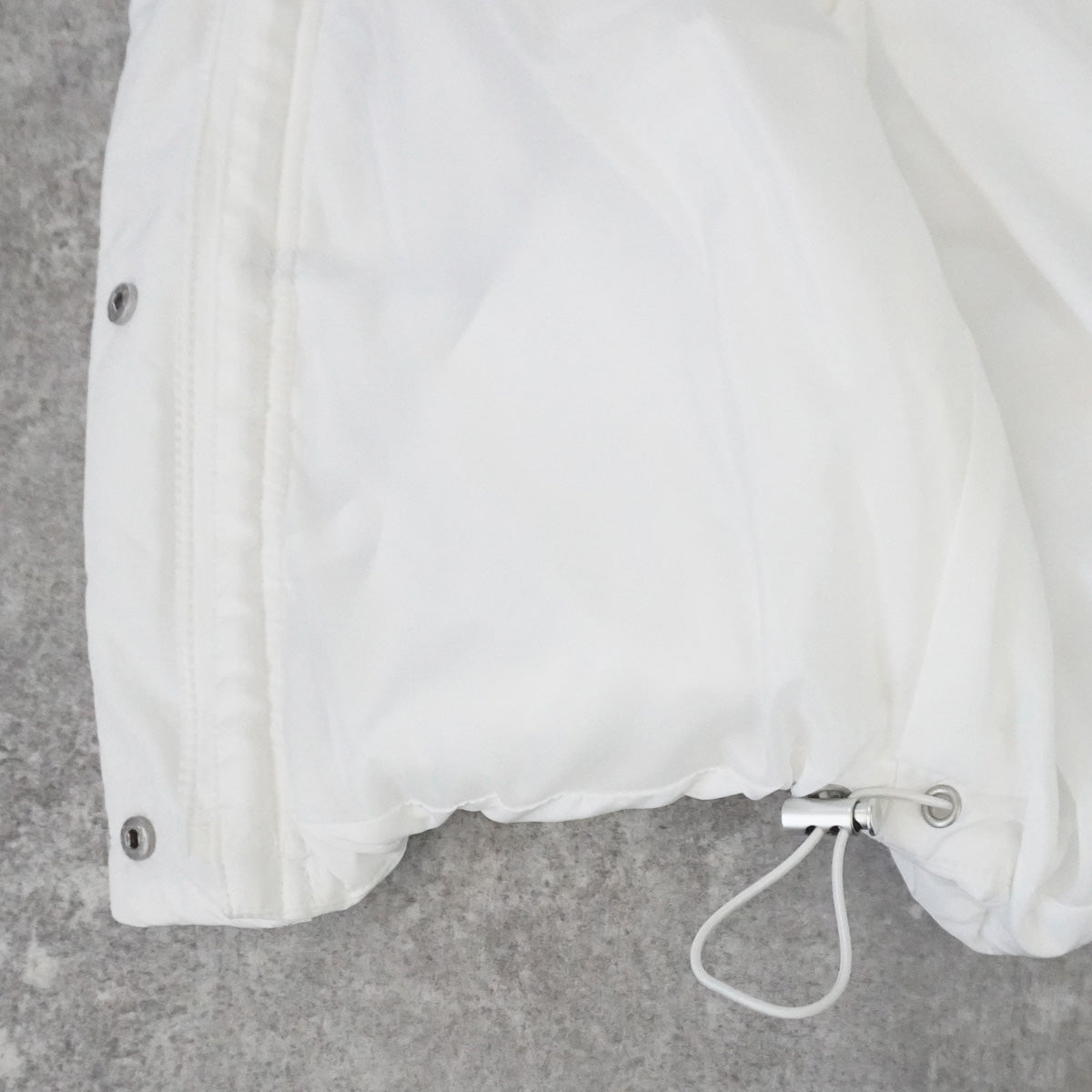 裾ドロストショート中綿ベスト