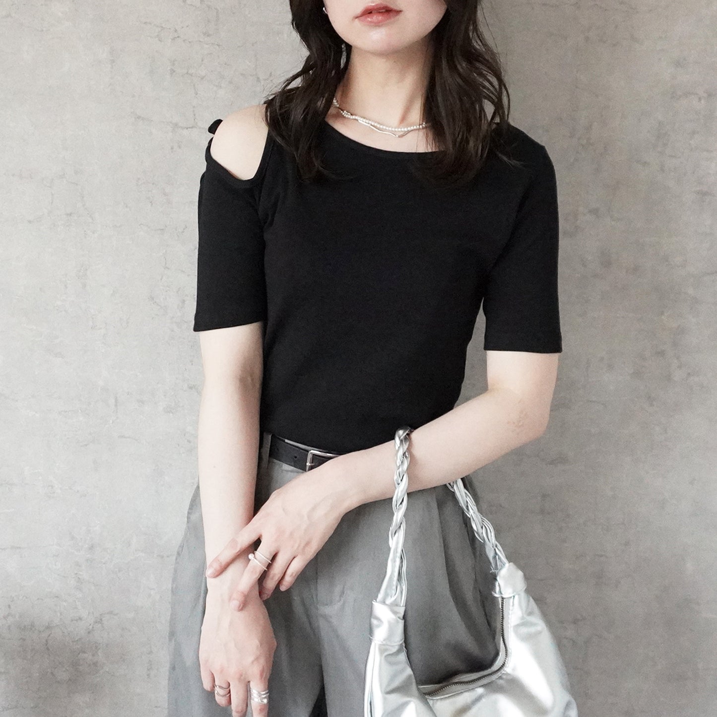 肩スリットリボン半袖Tシャツ